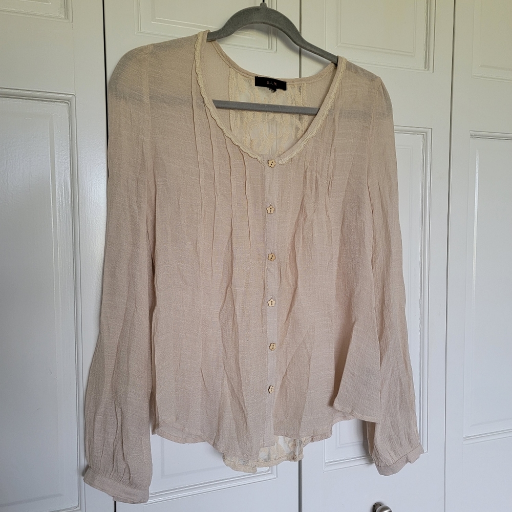 E hanger m cream blouse